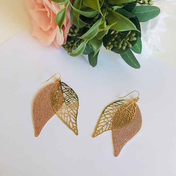 1 LEFT! Gold tone layered earrings sparkles - Picture 2 of 3
